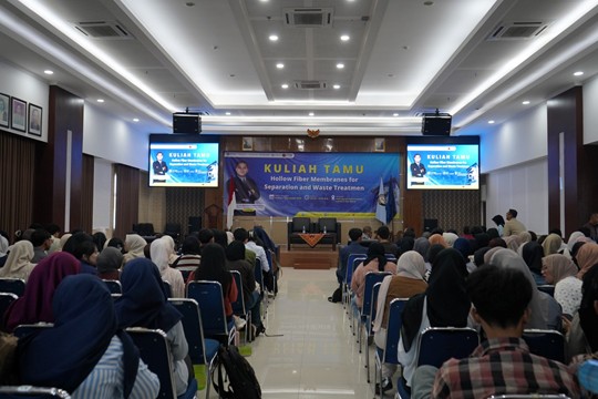 Pelaksanaan kuliah tamu Hollow Fibre Membranes for Separation and Waste Treatment di FSM UNDIP